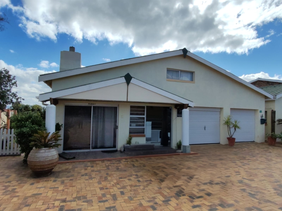 5 Bedroom Property for Sale in Perlemoenbaai Western Cape